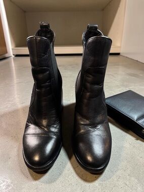 Tommy Hilfiger Black Leather Chelsea Ankle Boots